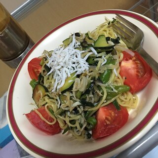 夏野菜とシラスのパスタ